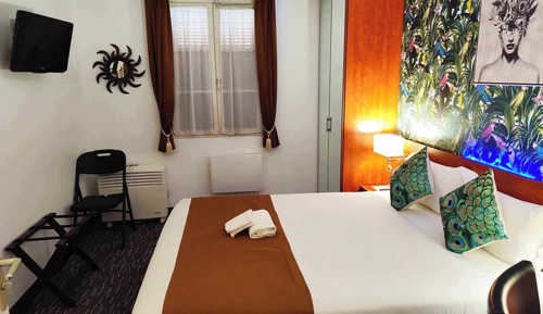 Habitación estándar doble, 1 cama de matrimonio grande, accesible para personas con discapacidad