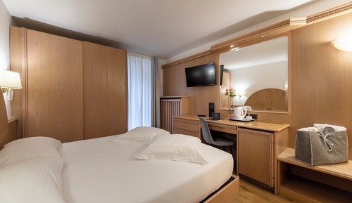 Habitación Confort con 1 cama doble o 2 individuales, vistas a la montaña