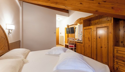 Habitación Confort con 1 cama doble o 2 individuales