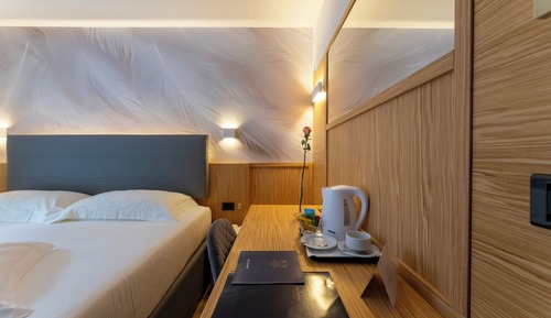 Habitación estándar con 1 cama doble o 2 individuales, vistas a la montaña
