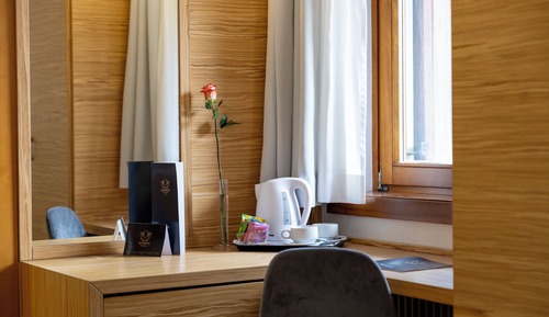 Habitación superior con 1 cama doble o 2 individuales
