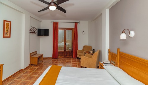 Habitación con 2 camas individuales, vistas a la montaña