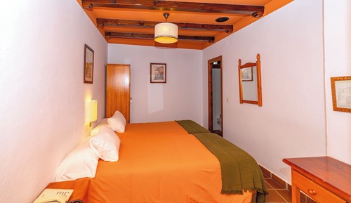 Habitación económica con 2 camas individuales, vistas a la montaña