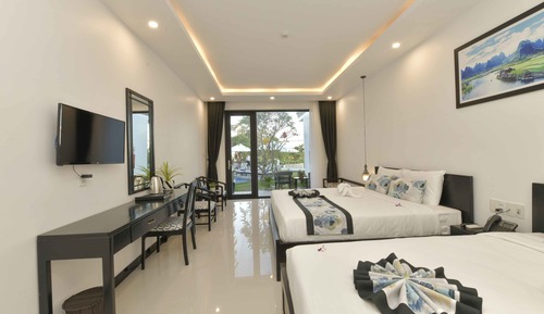 Habitación familiar, vistas a la piscina, planta baja