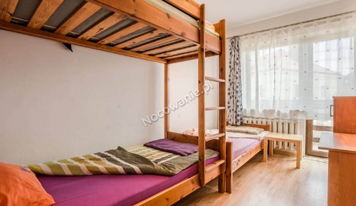 Habitación triple clásica, baño compartido (2P1)
