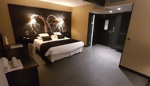 Suite junior (with SAUNA access)
