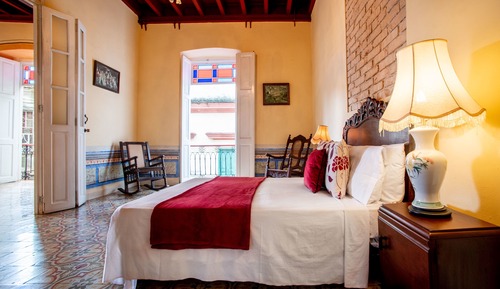 Suite de lujo, baño privado, planta ejecutiva (Laudelina)