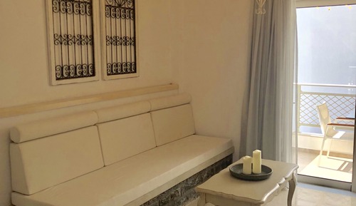 King Suite, Pool View