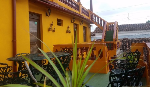 Habitación familiar, dormitorio mixto, terraza, en una planta alta