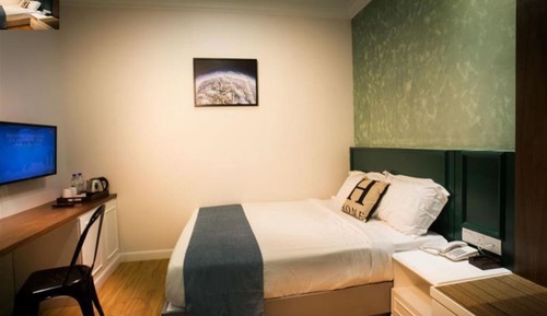 Habitación superior, 1 cama de matrimonio, sin ventanas