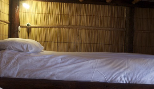 Dormitorio compartido básico, solo para hombres (4 pax)