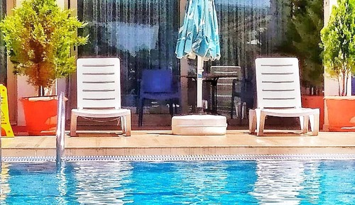 Habitación triple estándar, vistas a la piscina