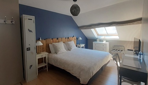 Habitación Confort con 1 cama doble o 2 individuales, vistas a la ciudad