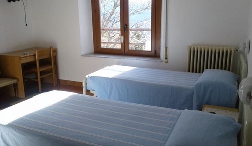 Habitación con 1 cama doble o 2 individuales, 2 camas individuales, no fumadores