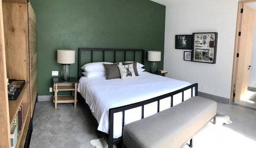 Habitación, 1 cama de matrimonio grande, baño privado