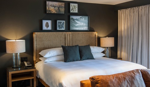 Suite superior, 1 cama de matrimonio grande, baño privado, en una planta alta