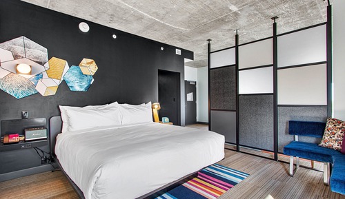 Breezy, Habitación, 1 cama de matrimonio grande, balcón