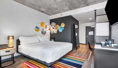Habitación, 1 cama de matrimonio grande, vistas a la ciudad