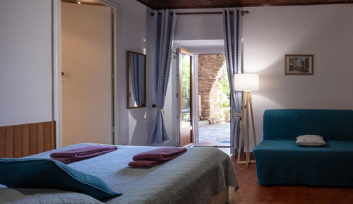 Habitación cuádruple familiar, 1 cama de matrimonio con sofá cama (Jasse)