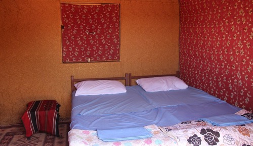 Tienda básica, 1 cama de matrimonio, vistas al valle