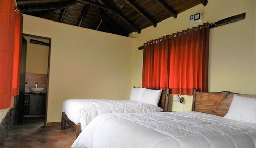 Bungalow familiar, 2 camas de matrimonio, baño privado