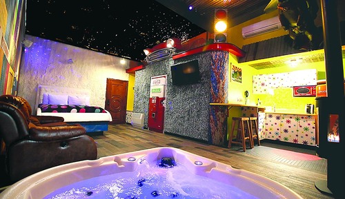 Estudio superior (Love Shack)