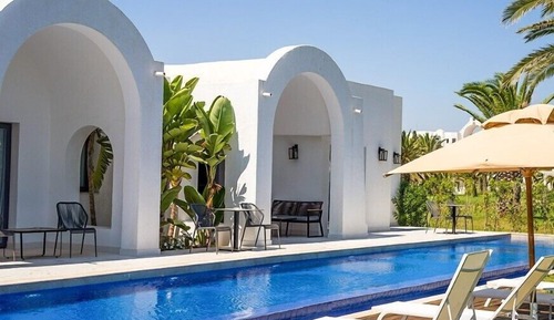 Bungalow (Sharing Pool)