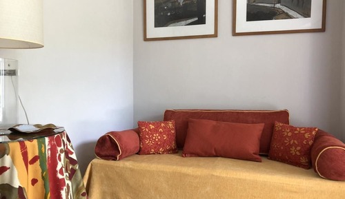 Habitación básica con 1 cama doble o 2 individuales, vistas al jardín