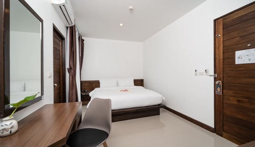 Deluxe Room with Mountain View 