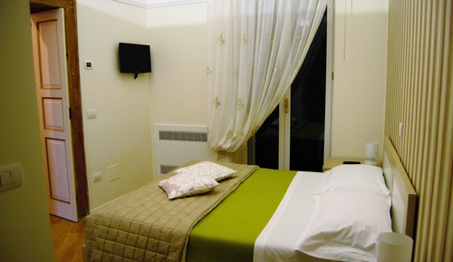 Habitación triple clásica, balcón (La Sorpresa)