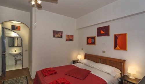 Habitación (Room 01)