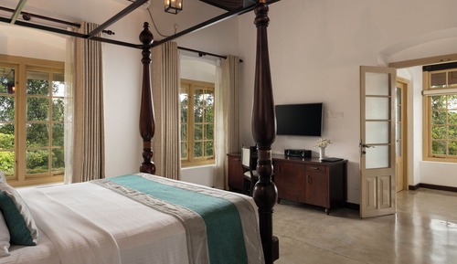 Simpson's Bungalow Room- Mountain View