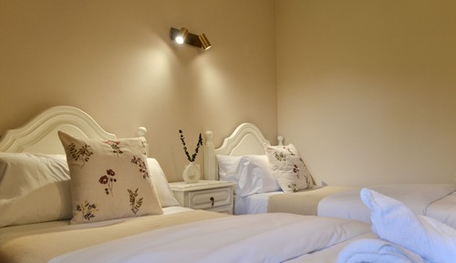 Habitación con 1 cama doble o 2 individuales