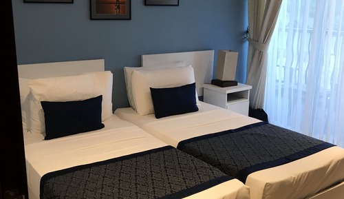 2 Bedrooms Apartment