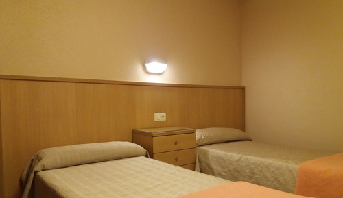 Habitación estándar doble (2 single beds or 1 queen size bed)