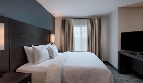 Estudio, 1 cama de matrimonio grande (Mobility/Hearing Access, Roll-In Shwr)