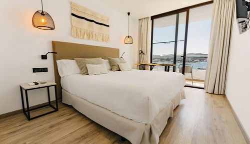 Habitación superior, balcón, vistas al mar