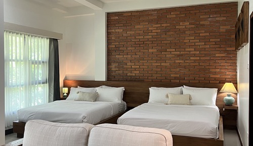 Villa superior, vistas al jardín (Family Room)