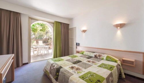 Habitación triple, vistas al mar (Transats)