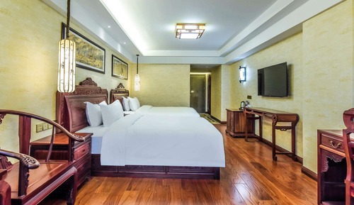 Habitación superior, 1 cama de matrimonio grande, vistas a la ciudad