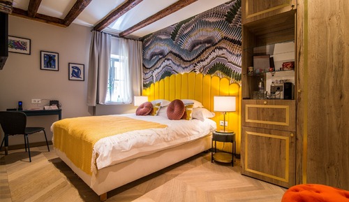 Deluxe Double Room with External Access