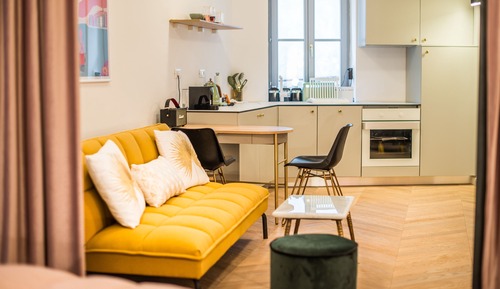 Deluxe Studio with External Access
