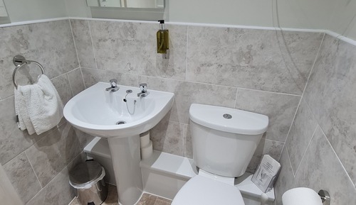 Habitación superior con 1 cama doble o 2 individuales