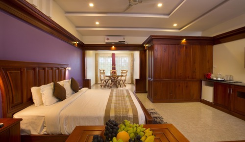 Premium Plantation Room