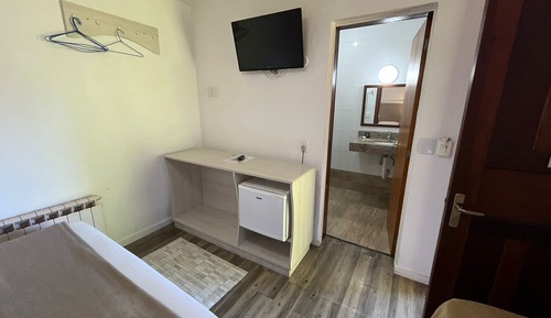 Habitación triple básica, 1 cama doble con sofá cama