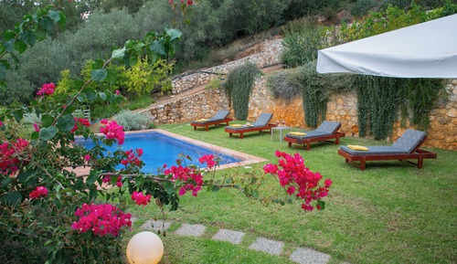 Villa, 2 habitaciones, piscina privada (Thalia)
