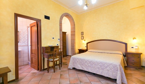 Habitación estándar con 1 cama doble o 2 individuales