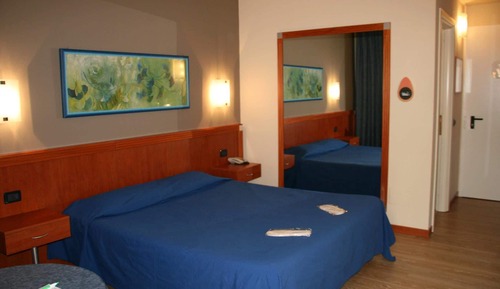 Habitación triple estándar, vistas al jardín
