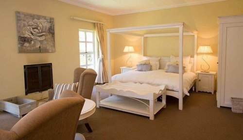 The Grand Elm Suite