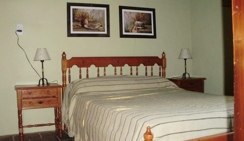Cabaña familiar, 1 habitación, baño privado (1 Double and 2 Single Beds)